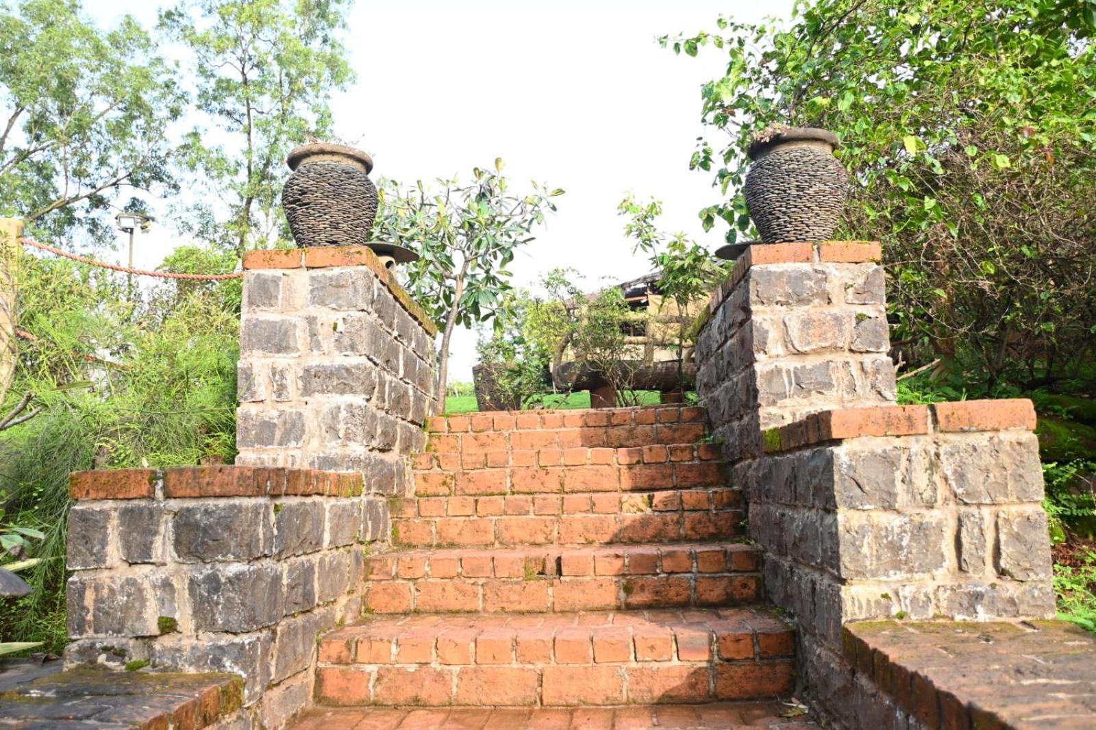 Bamboo And Bricks Resort Welhe Eksteriør bilde