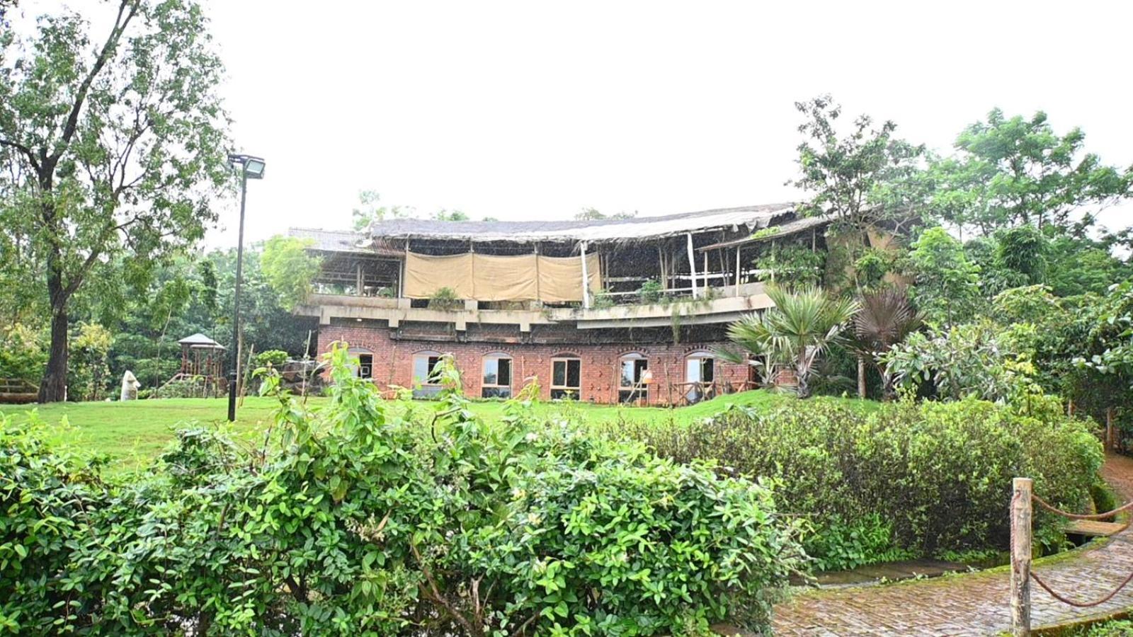 Bamboo And Bricks Resort Welhe Eksteriør bilde