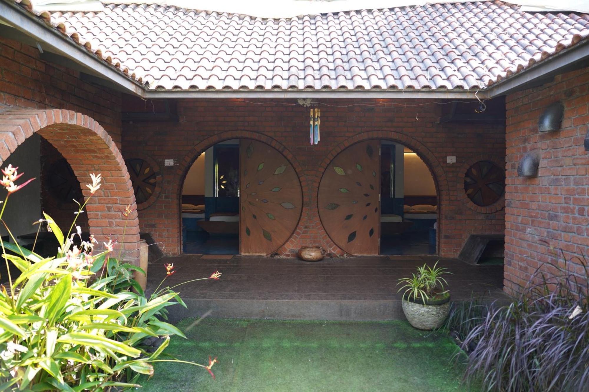 Bamboo And Bricks Resort Welhe Eksteriør bilde