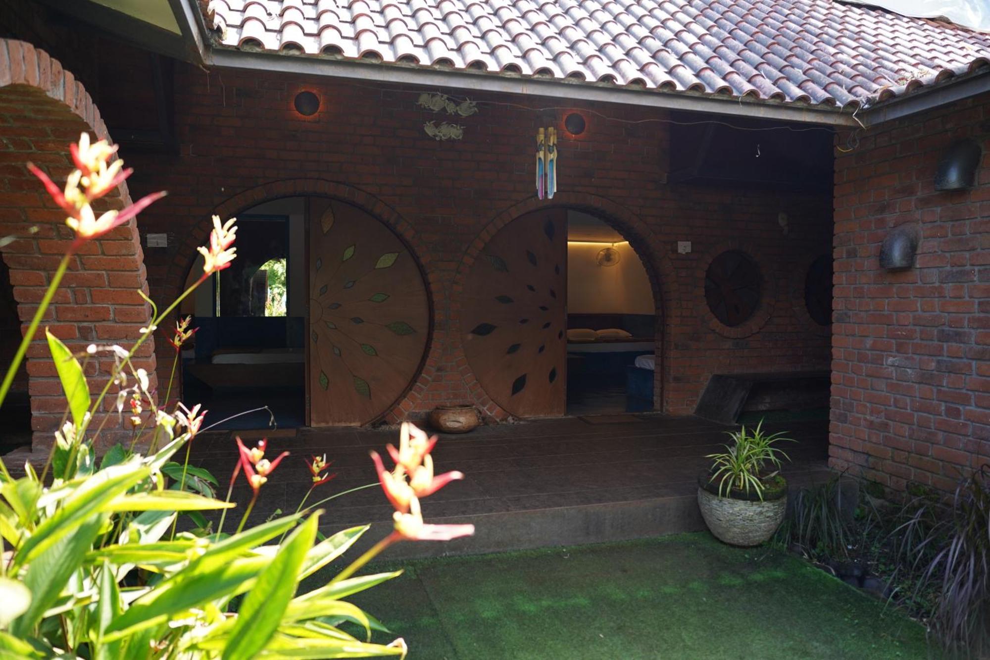 Bamboo And Bricks Resort Welhe Eksteriør bilde